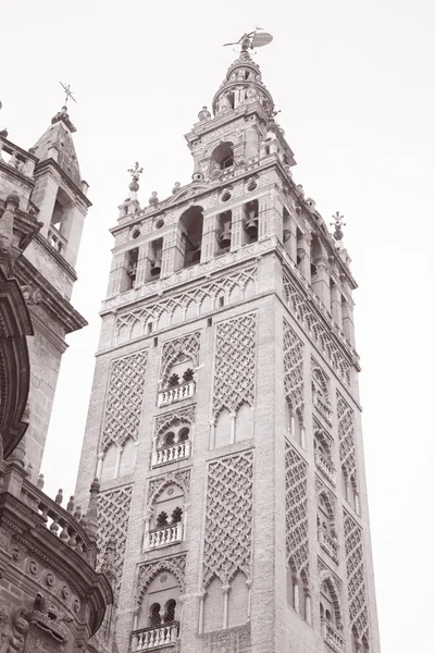 Giralda 塔，大教堂，塞维利亚-塞维利亚，西班牙，欧洲 — 图库照片