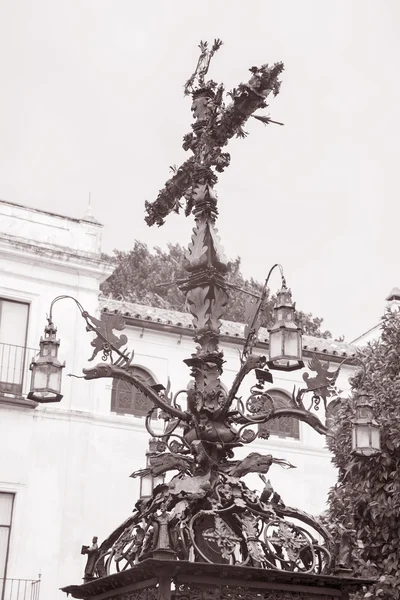 Cruz y Plaza de Santa Cruz, Sevilla — Foto de Stock