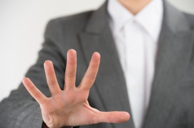 iş kadını işaret parmakları üzerinde sanal sanal butonlar