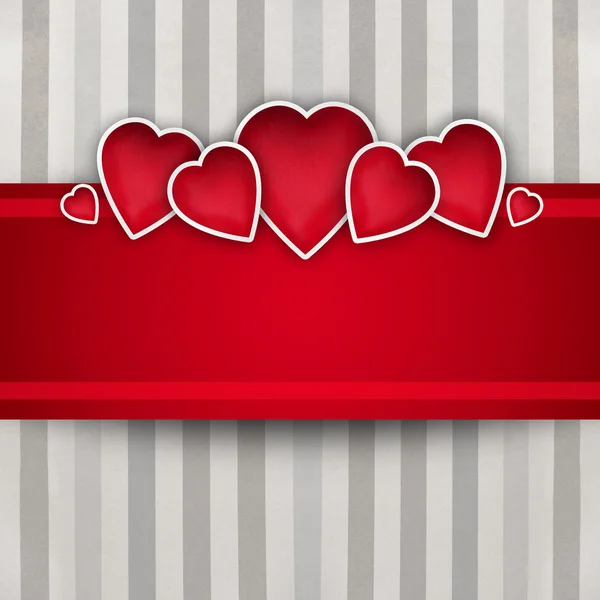 バレンタイン背景: かわいいハートと紙テキストの上の赤リボン — ストック写真
