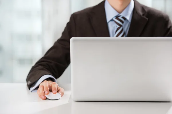 Closeup of torso of confident business man wearing elegant suit — Stock Photo, Image