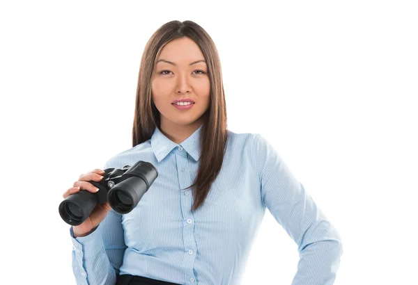 Bastante asiático negocios mujer holding binocular — Foto de Stock