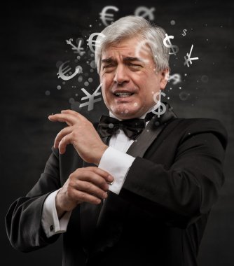 kötü yatırım kavramı. para birimi simgeleri ile hüzünlü iş adamı.