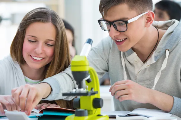 Middelbare scholieren. — Stockfoto