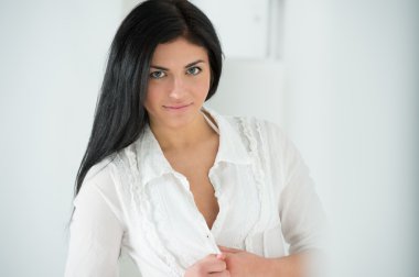 muhteşem seksi kadın evde soyunma