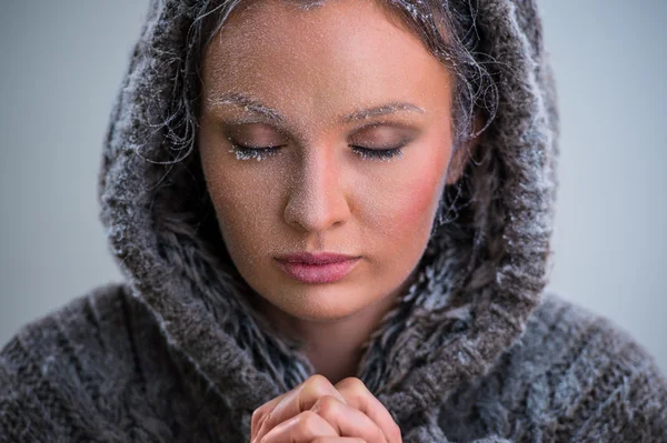 Vrouw biddend. — Stockfoto