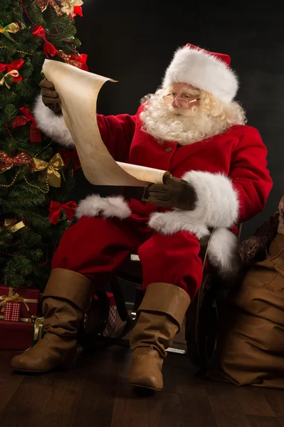 Portret van gelukkig santa claus — Stockfoto