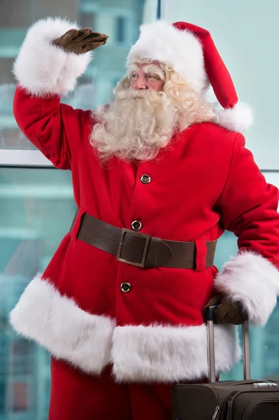 Santa en el aeropuerto — Foto de Stock