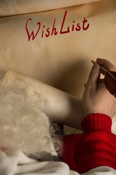 Letter in Santa Claus hands — Stock Photo, Image