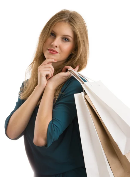 Retrato de jovem feliz sorrindo mulher com sacos de compras — Fotografia de Stock