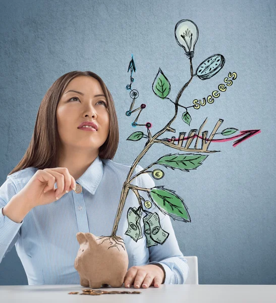 Conceito de empresa em crescimento com esboço de uma planta com símbolos comerciais — Fotografia de Stock