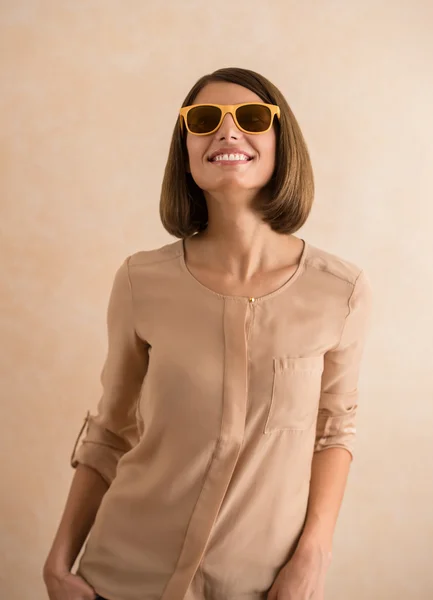 선글라스를 착용 해 여자 — 스톡 사진