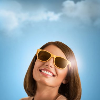 Mavi gökyüzü kadın