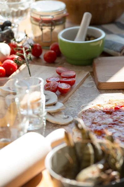 Pizza cooking — Stock Photo, Image