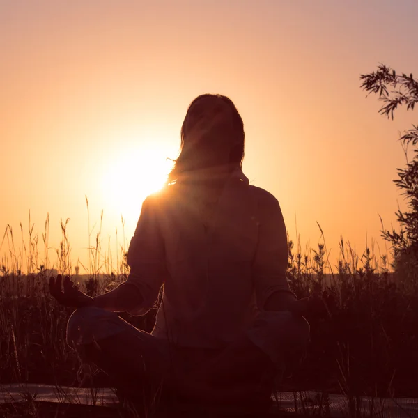 Silhouette of Yoga woman — Stock Photo, Image