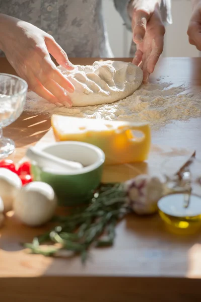 Mulheres cozinhar — Fotografia de Stock