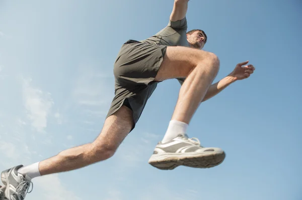 Mann joggt — Stockfoto