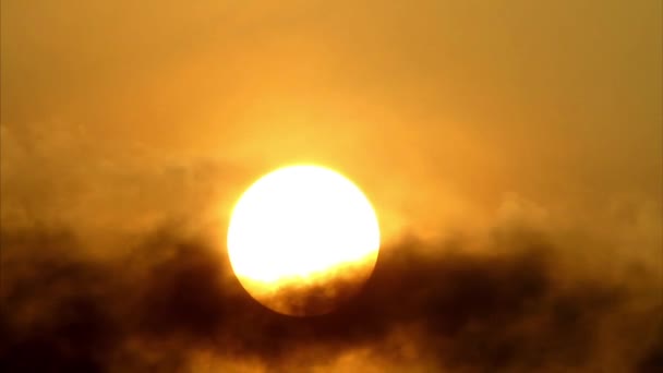 Soleil du matin derrière le nuage 3 