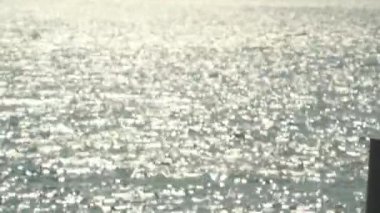 bulanık deniz yüzeyi