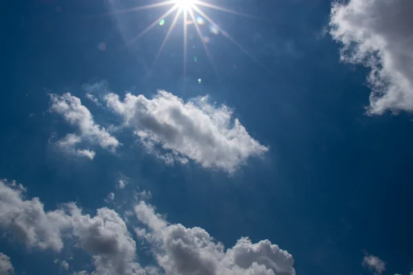青空薄い雲 — ストック写真