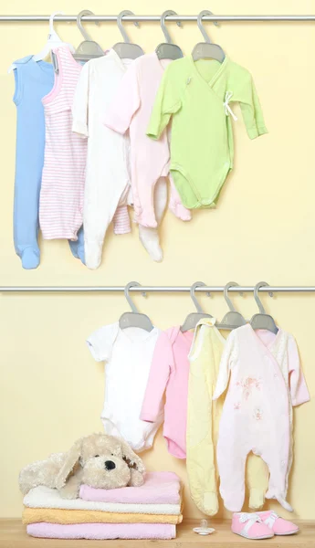 Clothes and accessories for newborn — Stock Photo, Image
