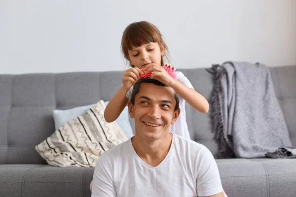 Attractive Man Dark Hair Playing His Charming Daughter Braids Little — Stock Photo, Image