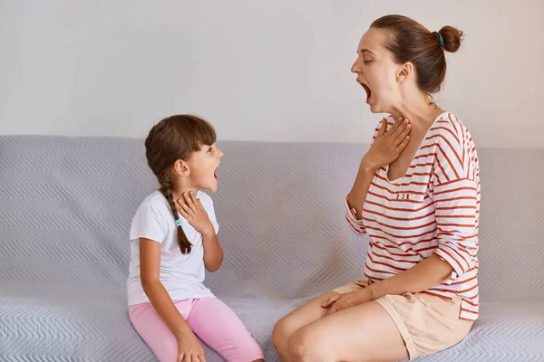 Professional Female Language Therapist Working Speech Defects Child Girl Kid — Stock Photo, Image