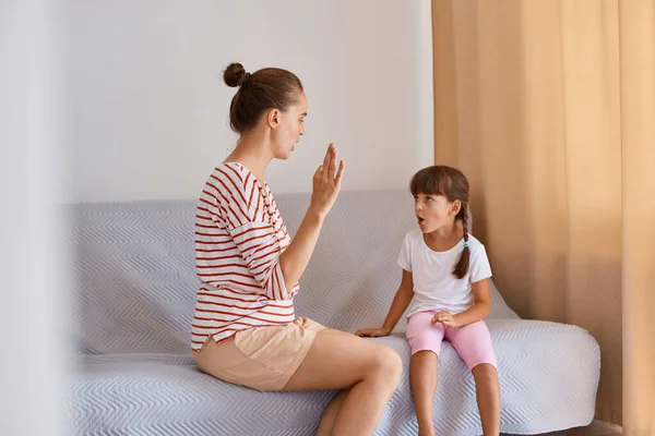 Indoor Shot Speech Pathologist Having Lesson Little Girl Teacher Demonstrates — Stock Photo, Image