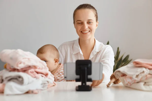 Image Young Female Blogger Broadcasting Livestream Home Together Her Infant — Stock Photo, Image