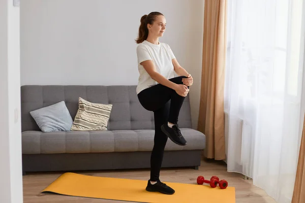 Full Length Portrait Sporty Beautiful Woman Ponytail Wearing Black Leggins — Stock Photo, Image