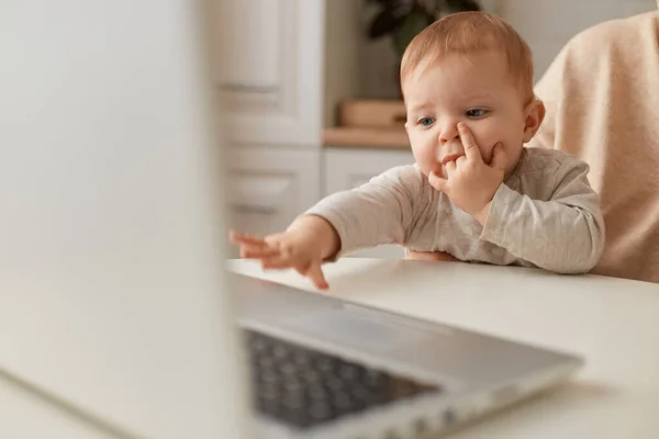 Closeup Portrait Baby Sitting Faceless Mother Knees Outstretching Her Hand — Stock Photo, Image