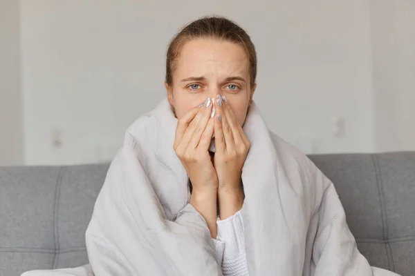 Indoor Shot Sick Woman Headache Sitting Blanket Anf Holding Handkerchief — Stock Photo, Image