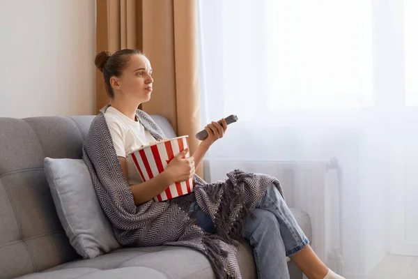 Side View Portrait Beautiful Young Adult Woman Sitting Sofa Living — Stock Photo, Image
