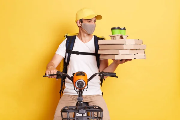Caucasian Male Courier Bike Overloaded Carton Pizza Boxes Takeaway Coffee — Stock fotografie