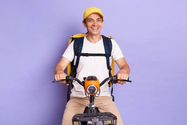 Image Smiling Satisfied Courier Man Takeaway Food Electric Scooter Posing — Stock fotografie