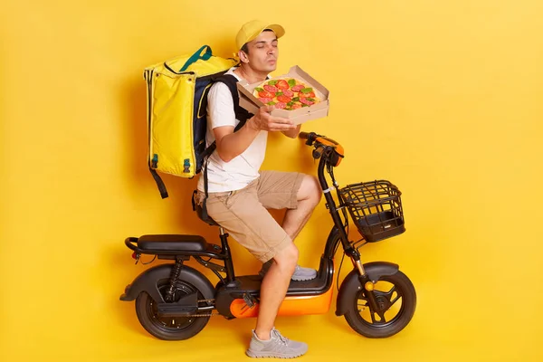 Mmm How Delicious Satisfied Delivery Man Enjoys Pleasant Smell Freshly — Stock fotografie