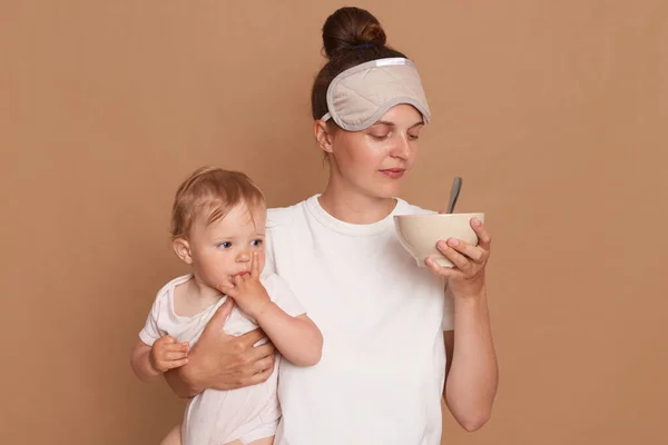 Portrait Woman Wearing White Shirt Sleeping Mask Holding Infant Kid — Stock Photo, Image
