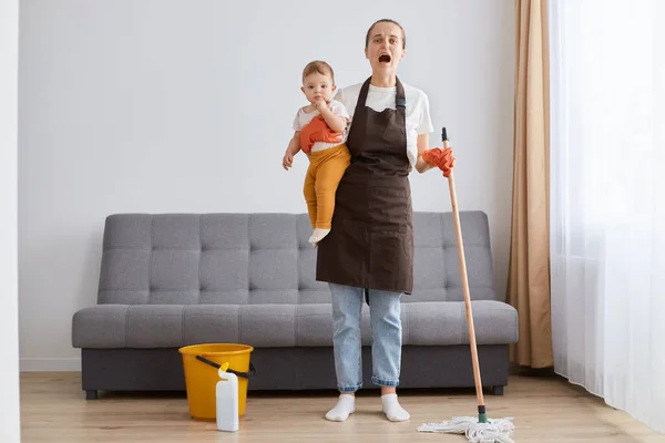 Horizontal Shot Little Baby Girl Young Mother Hands Desperate Woman — Stock Fotó