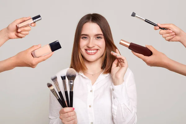 Vogue Fashion Professional Makeup Artists Holding Many Cosmetic Front Face — Fotografia de Stock