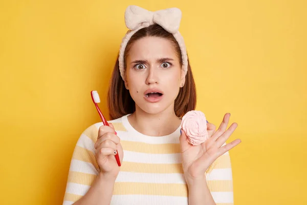 Indoor Shot Shocked Amazed Young Woman Wearing Striped Shirt Hair — Foto de Stock