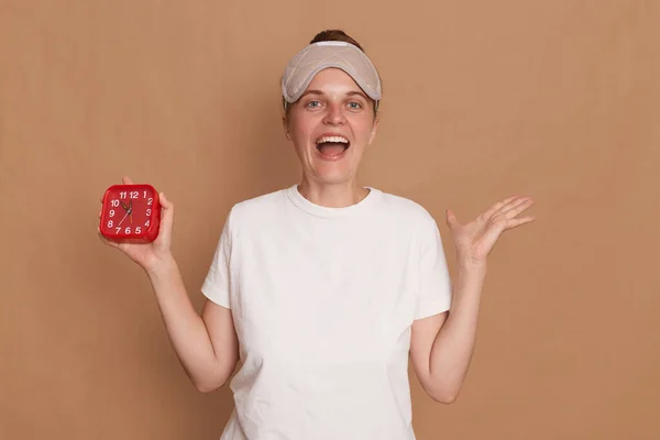 Indoor Shot Excited Amazed Woman Wearing White Shirt Blindfold Holding — Foto de Stock