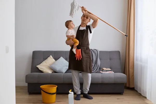 Portrait Tired Caucasian Man Apron Washing Floor Mop Home Cleaning — Stock Photo, Image