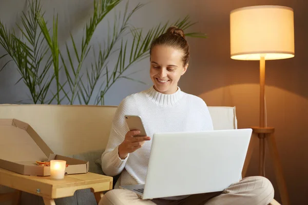 Indoor Shot Attractive Happy Woman Using Multiple Devices While Sitting — Stock Photo, Image