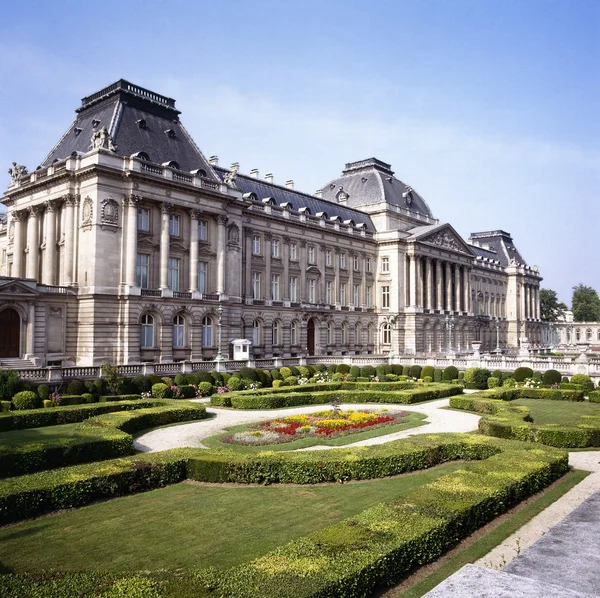 Královský palác v centru Bruselu, pohled od place des pala — Stock fotografie