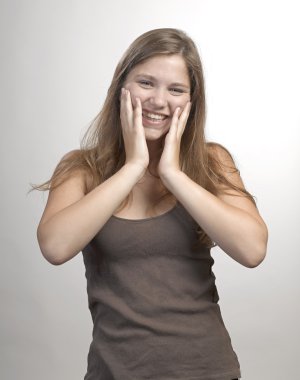 kazanan başarılı kadın mutlu kendinden geçmiş bir kazanan olmak kutluyor.