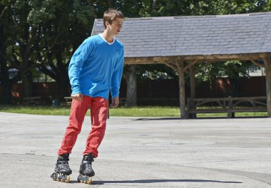 aktif genç insanlar - genç paten