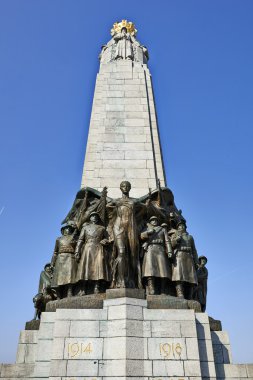 oorlogsmonument op poelaert plein in Brussel - hoofdstad van worden