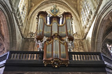 Brussels, Belçika-Mart 14: Gotik kilise n organ aracı