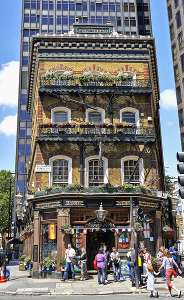 Pub - The Albert à Londres sur la rue Victoria — Photo