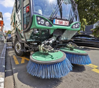 kentsel sokak temizleme işlemi. Belediye machanical kamyon